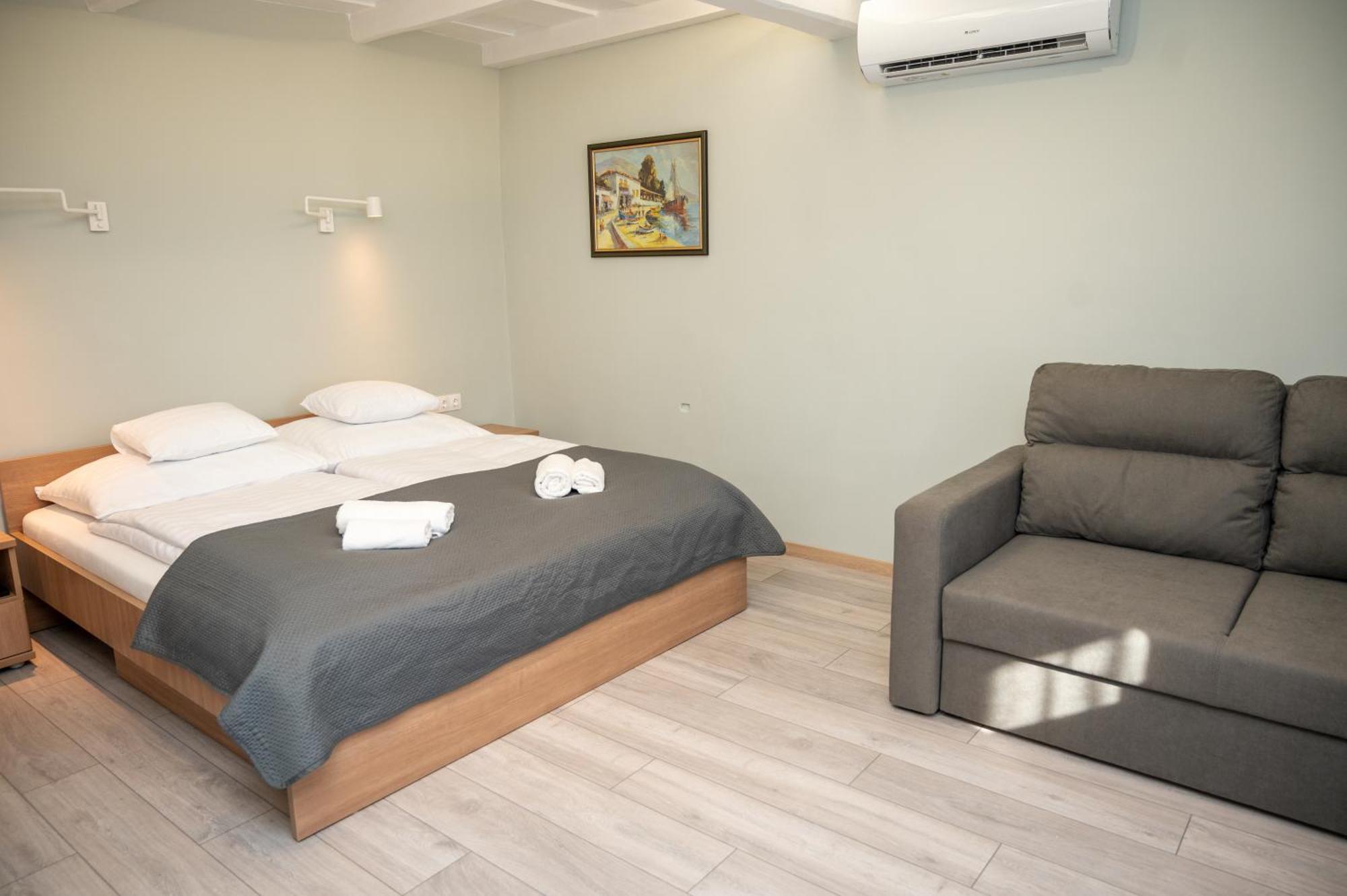 Tuenderkert Apartman Дьюла Экстерьер фото