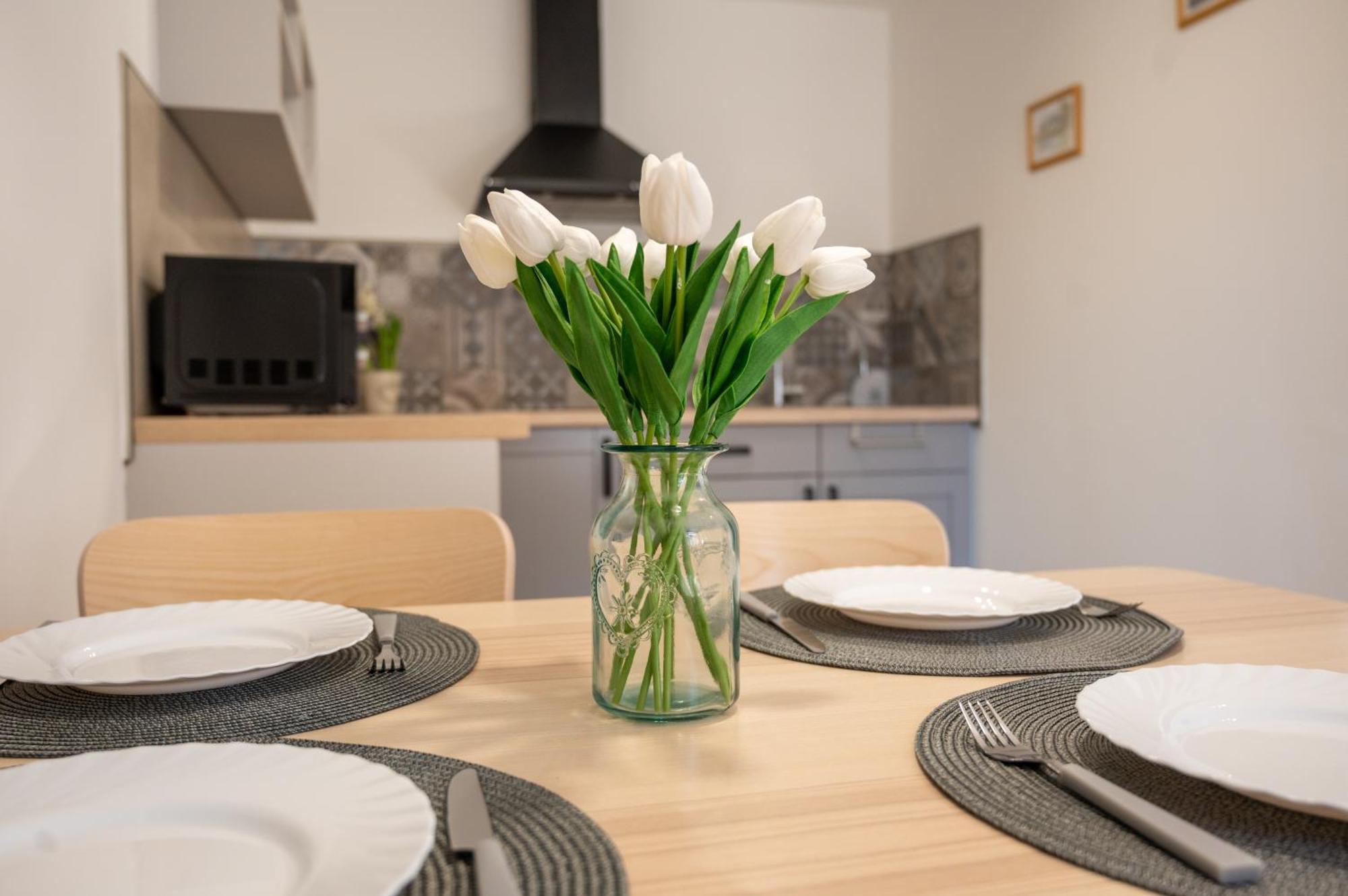 Tuenderkert Apartman Дьюла Экстерьер фото