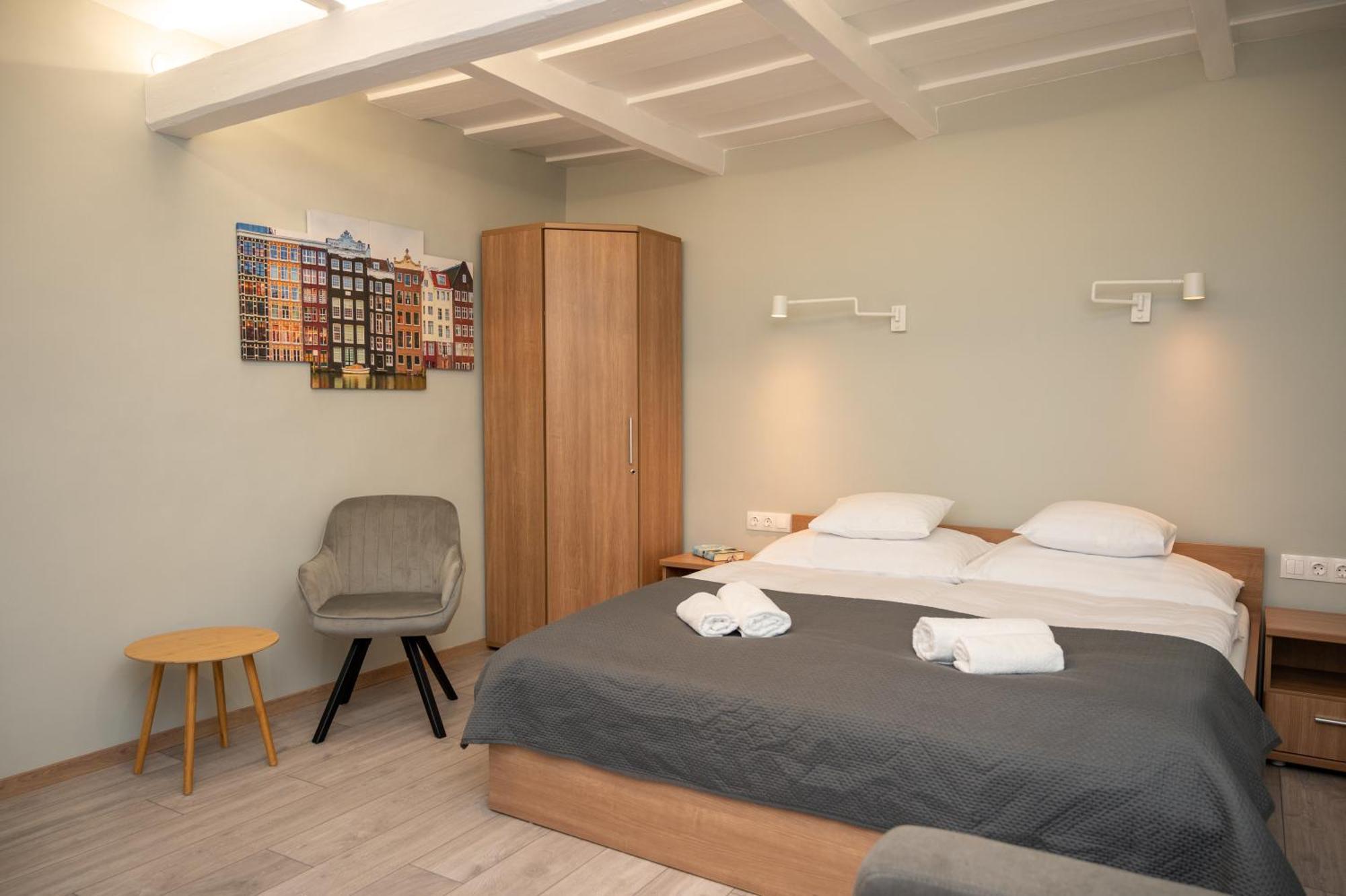 Tuenderkert Apartman Дьюла Экстерьер фото